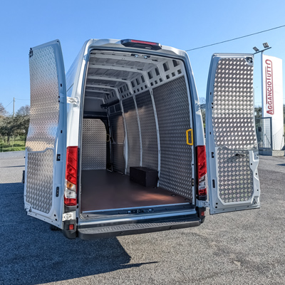 Rivestimento interno del furgone, Pannellature in alluminio Iveco Daily