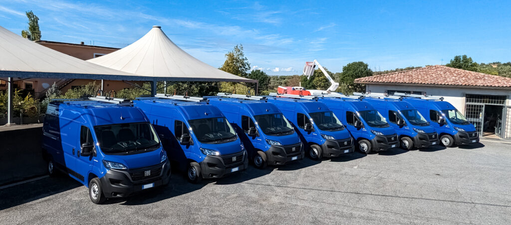 Flotta di Fiat Ducato con allestimento per furgoni Agganciotutto